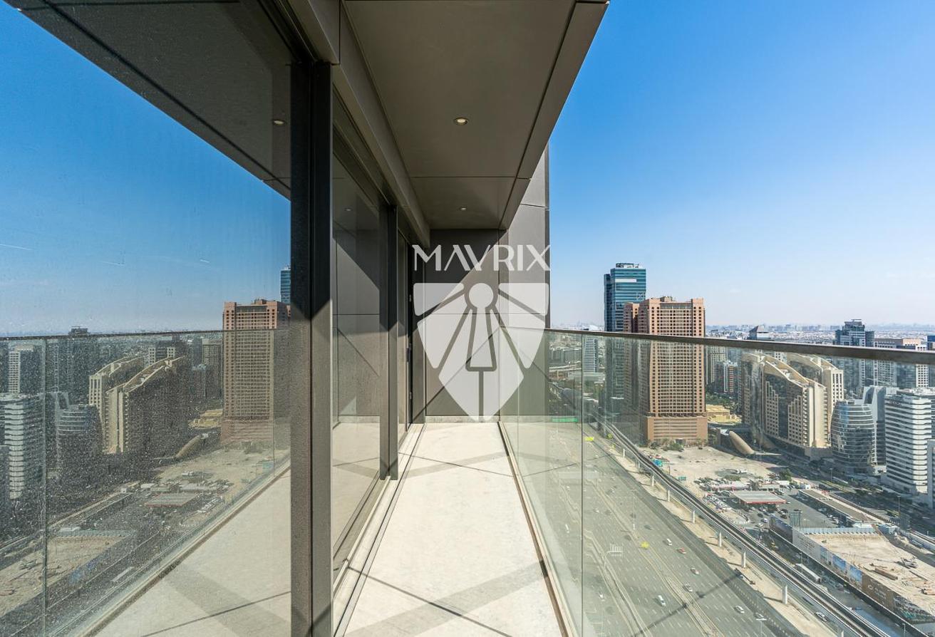 High Floor | Luxurious 4B | Prime Location photo 5