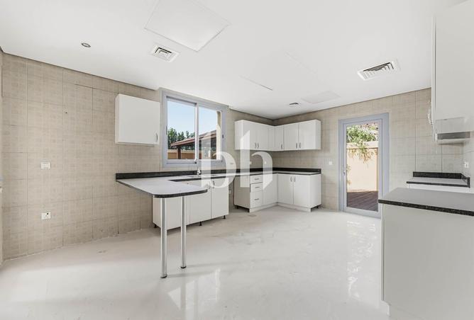 85312057 - Property Image 3