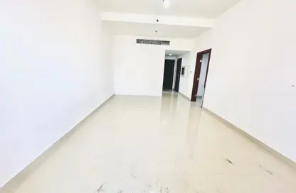 Apartment - 1 Bedroom - 2 Bathrooms for rent in Amna Building - International City Phase 2 - Al Warsan 4 - Al Warsan - Dubai