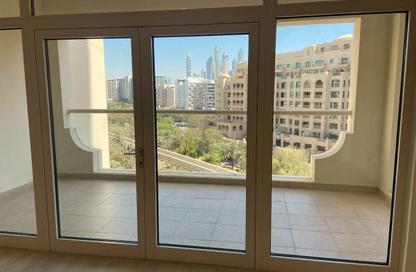 Apartment - 1 Bedroom - 2 Bathrooms for rent in Al Sarrood - Shoreline Apartments - Palm Jumeirah - Dubai