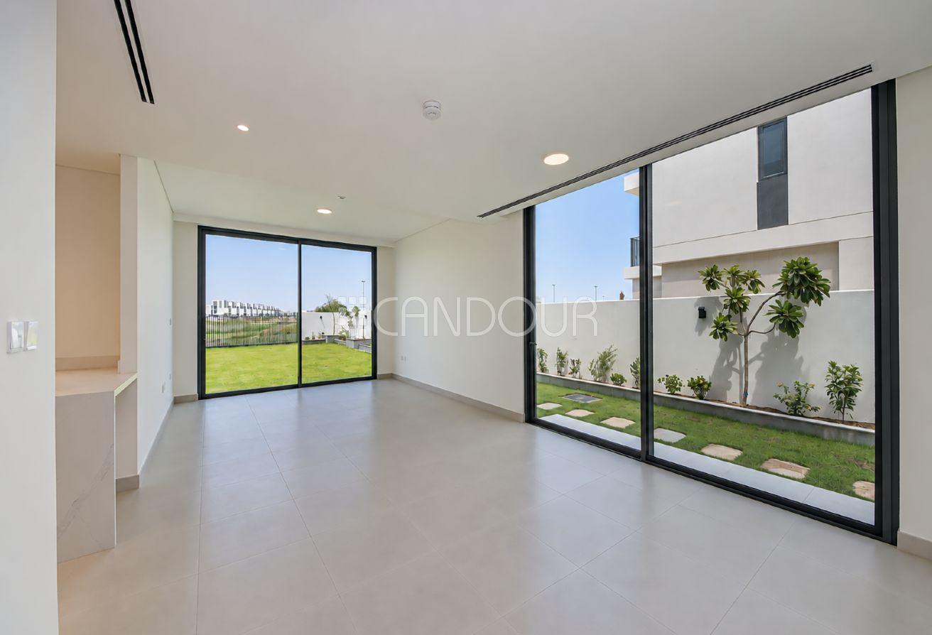 Brand New|Golf Course View| 4BR + Maid | 4 Cheques photo 4