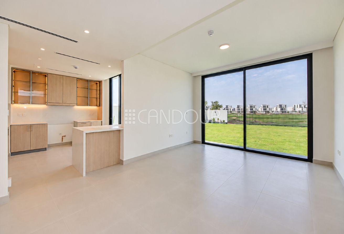 Brand New|Golf Course View| 4BR + Maid | 4 Cheques photo 3