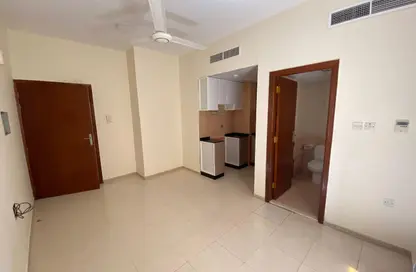 Apartment - Studio - 1 Bathroom for rent in Abna Saqer Building - Al Hamidiya 1 - Al Hamidiya - Ajman