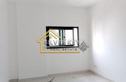 Apartment - 1 Bedroom - 2 Bathrooms for rent in Al Qulaya'ah - Al Sharq - Sharjah