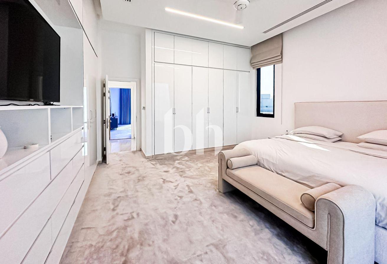 FULLY FURNISHED | Ready to move | UPGRADED photo 21