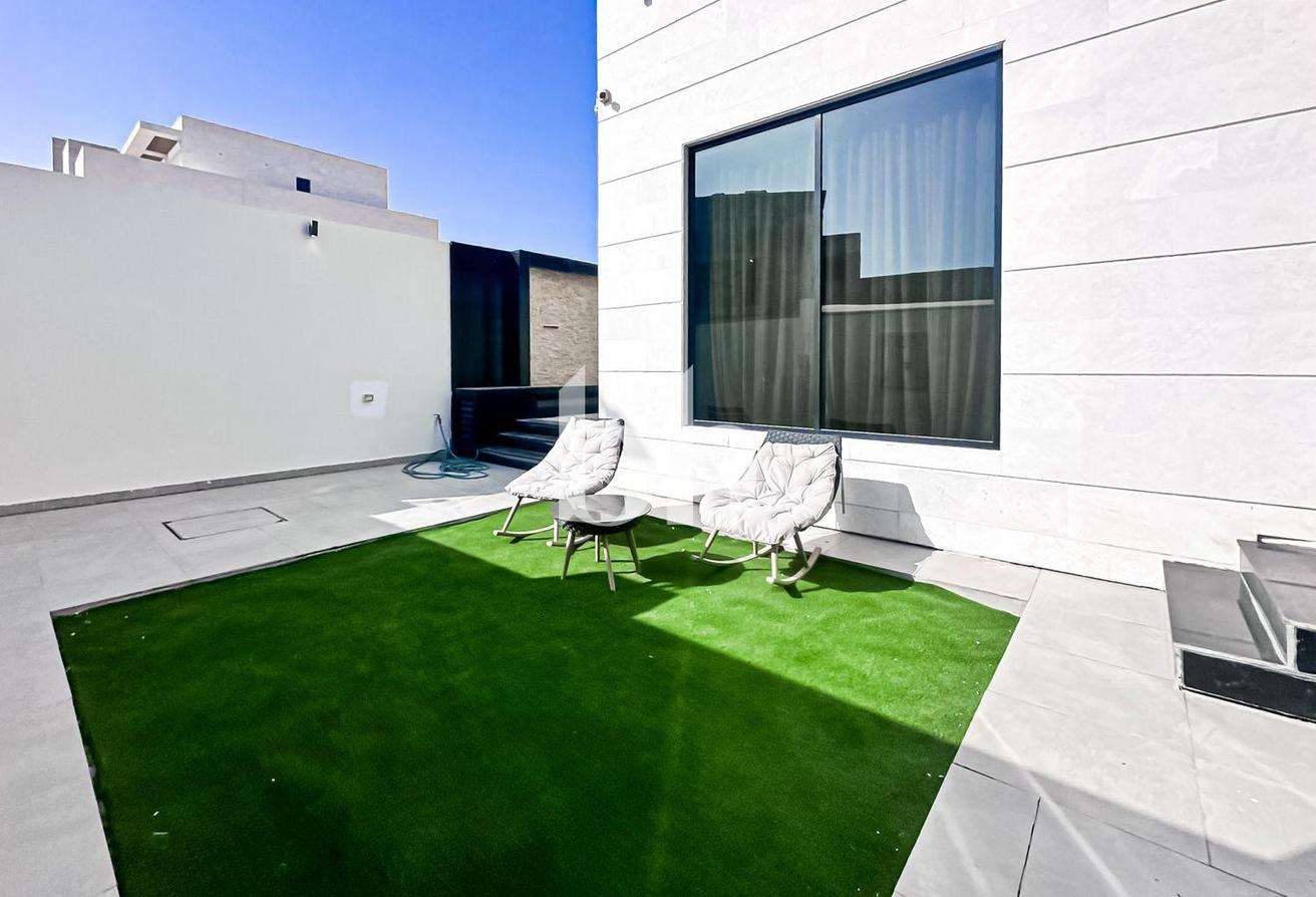 FULLY FURNISHED | Ready to move | UPGRADED photo 18
