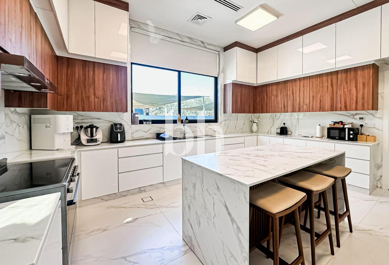 FULLY FURNISHED | Ready to move | UPGRADED photo 7
