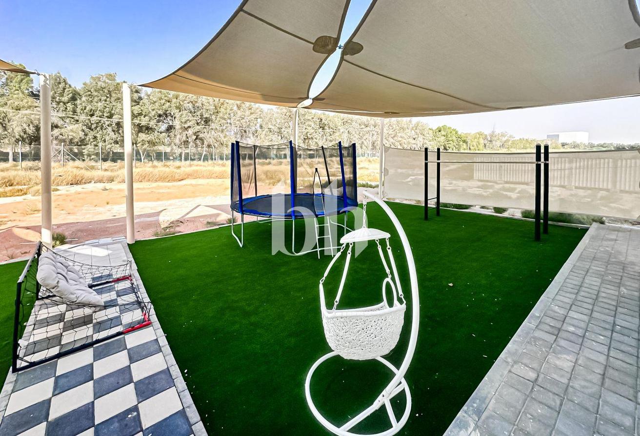 FULLY FURNISHED | Ready to move | UPGRADED photo 19