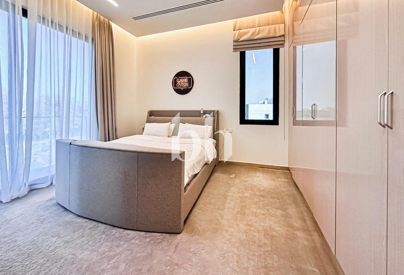 FULLY FURNISHED | Ready to move | UPGRADED photo 23