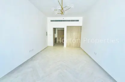 شقة - 1 حمام للايجار في أكسفورد تيراسز 2 - منطقة 11 - قرية جميرا الدائرية - دبي