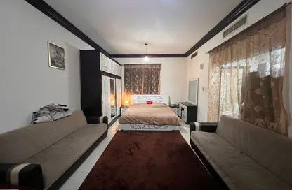 Apartment - Studio - 1 Bathroom for rent in Al Khan - Sharjah