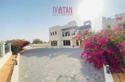 فيلا - 4 غرف نوم - 5 حمامات للايجار في فلل قرية الحمرا - قرية الحمرا - رأس الخيمة