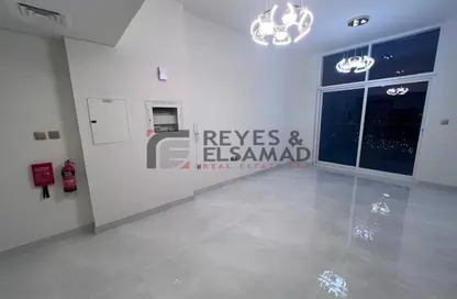 Apartment - 1 Bedroom - 2 Bathrooms for rent in Skyz by Danube - Arjan - Dubai