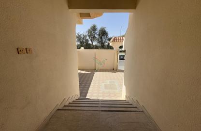 Apartment - 3 Bedrooms - 4 Bathrooms for rent in Al Niyadat - Al Ain