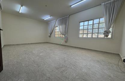 Apartment - 3 Bedrooms - 4 Bathrooms for rent in Al Niyadat - Al Ain