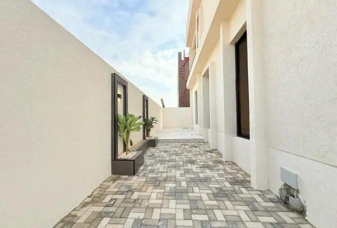 132523385 - Property Main Image