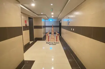 شقة - غرفة نوم - 2 حمامات للايجار في تجارية مويلح - الشارقة