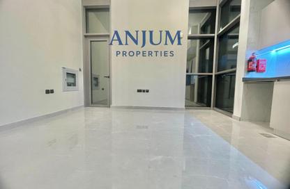 Apartment - Studio - 1 for rent in Al Jadaf Building - Al Jaddaf - Dubai Apartment - Studio - 1 for rent in Al Jadaf Building - Al Jaddaf - Dubai