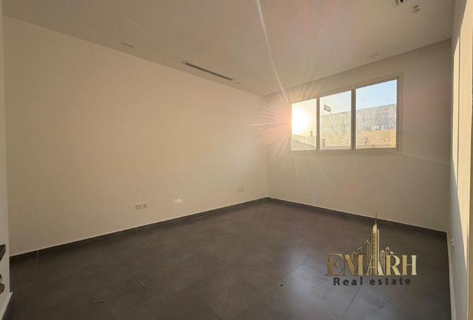 121548026 - Property Image 2