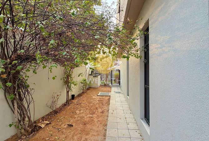 137442200 - Property Image 2