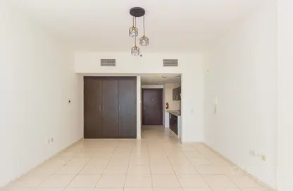 Apartment - Studio - 1 Bathroom for rent in Royal Residence 2 - Royal Residence - Dubai Sports City - Dubai