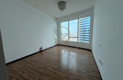 Apartment - 2 Bedrooms - 3 Bathrooms for rent in Blue Tower - Al Majaz 3 - Al Majaz - Sharjah