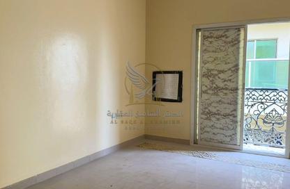 شقة - 2 - 2 للايجار في مبنى جيباس 2 - عجمان الصناعية 2 - منطقة عجمان الصناعية - عجمان