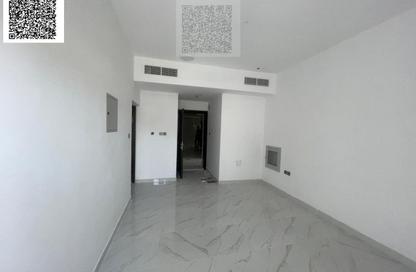 عمارة بالكامل - 8 غرف نوم - 8 حمامات للبيع في الجرف 3 - الجرف - عجمان وسط المدينة - عجمان