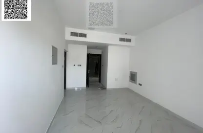 عمارة بالكامل - 8 غرف نوم - 8 حمامات للبيع في الجرف 3 - الجرف - عجمان وسط المدينة - عجمان