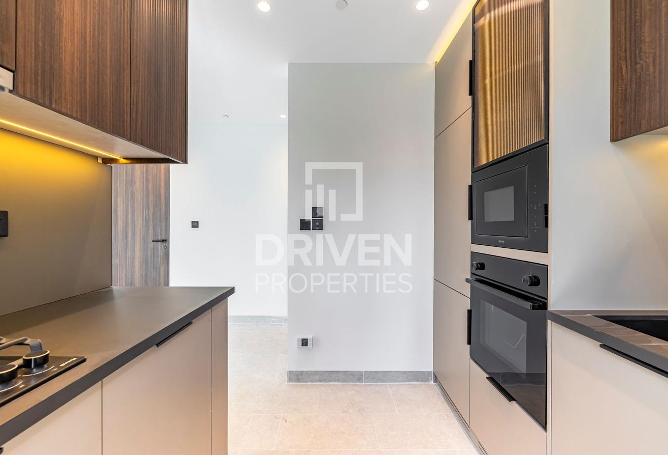 Big Terrace Family Bldg | Available | Low Floor photo 9