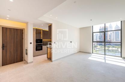 Apartment - 2 - 3 for rent in Oasis 1 - Jumeirah Garden City - Al Satwa - Dubai