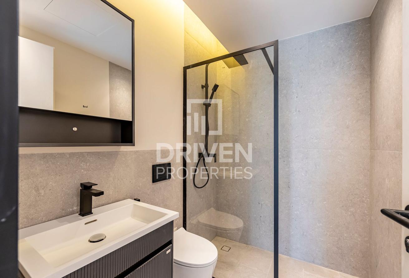 Big Terrace Family Bldg | Available | Low Floor photo 10