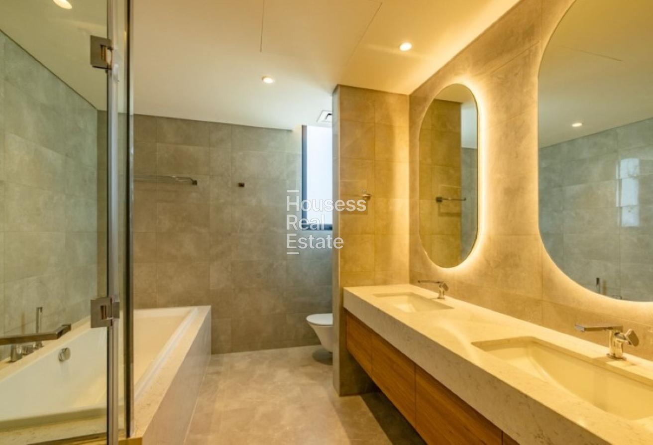 4BR Luxury | Brand New | Vacant photo 7