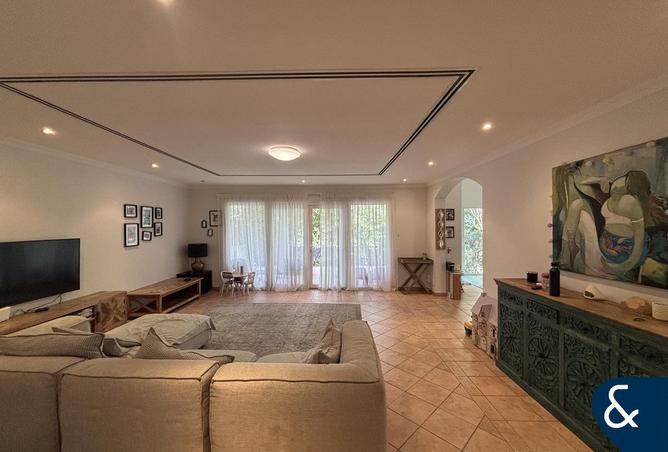 83657919 - Property Image 3