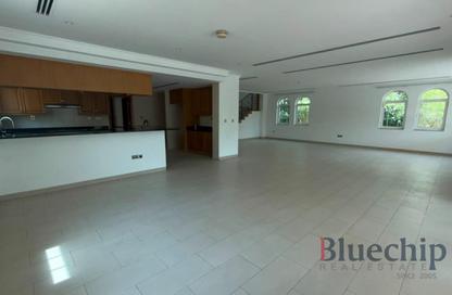 Villa - 4 Bedrooms - 5 Bathrooms for rent in District 4 - Jumeirah Park - Dubai