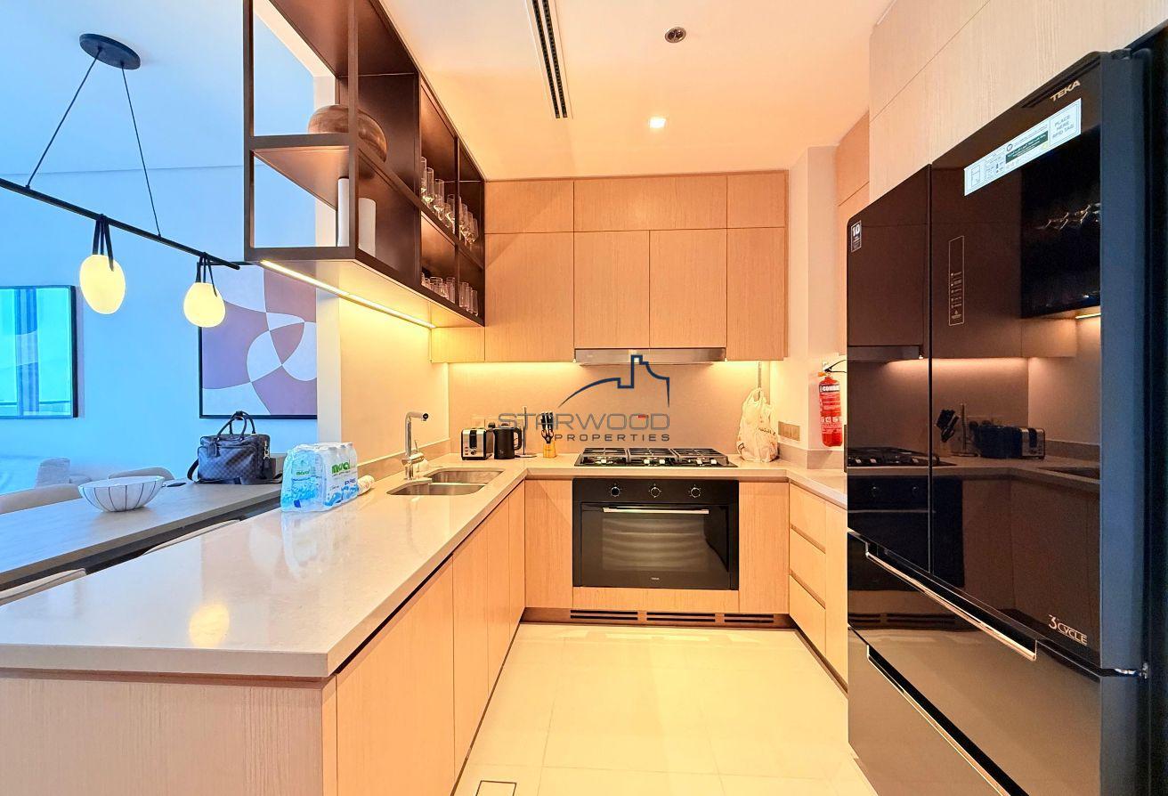High Floor | Burj View | 3 bed + Maid | Vacant photo 4