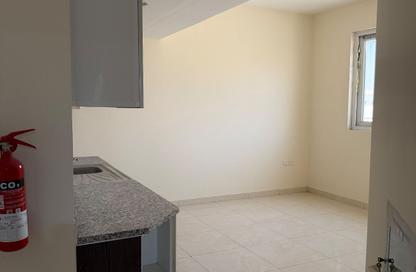 Apartment - 1 - 1 for rent in Muwaileh Commercial - Sharjah