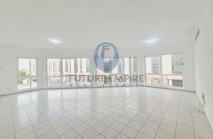 Apartment - 3 Bedrooms - 4 Bathrooms for rent in Airport Road Area - Al Garhoud - Dubai