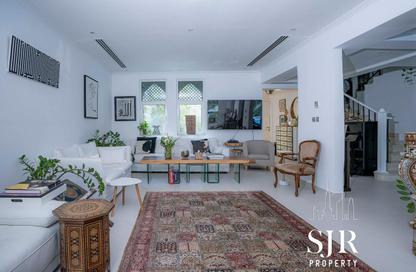 Villa - 3 Bedrooms - 3 Bathrooms for sale in District 8 - Jumeirah Park - Dubai