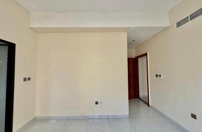 Apartment - 2 Bedrooms - 3 Bathrooms for rent in Samayen Suites 2 - Al Muraqqabat - Deira - Dubai