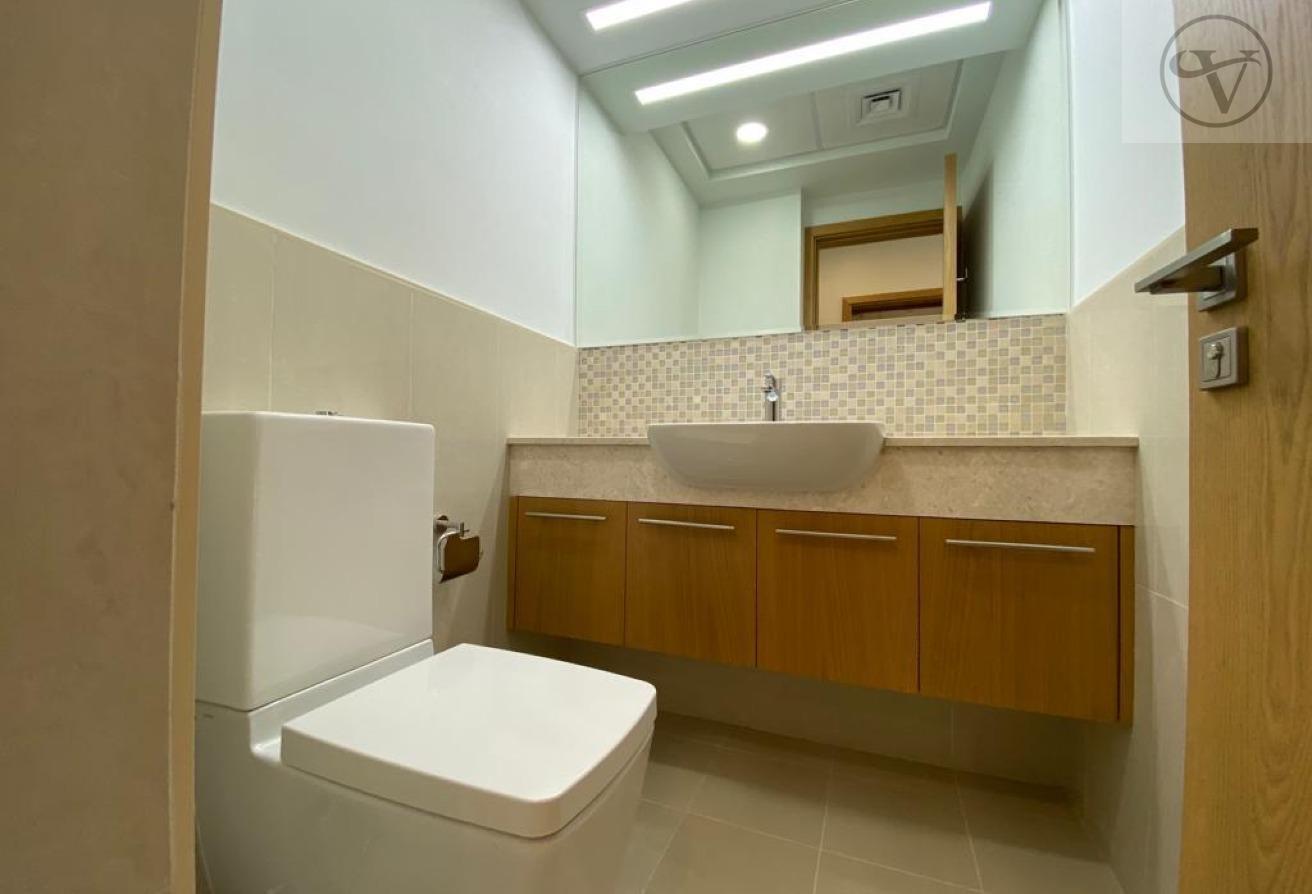 Vacant 1 BR | Spacious Layout | Modern Layout photo 13