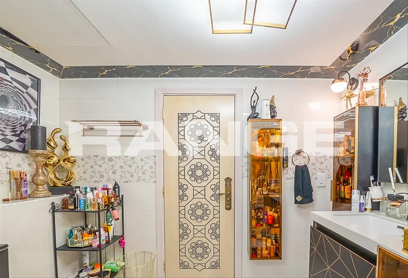 Fully Furnished and Renovated |Full Lake Views photo 16