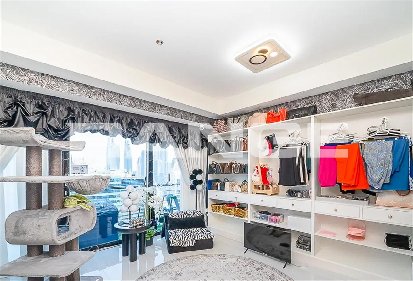 Fully Furnished and Renovated |Full Lake Views photo 6