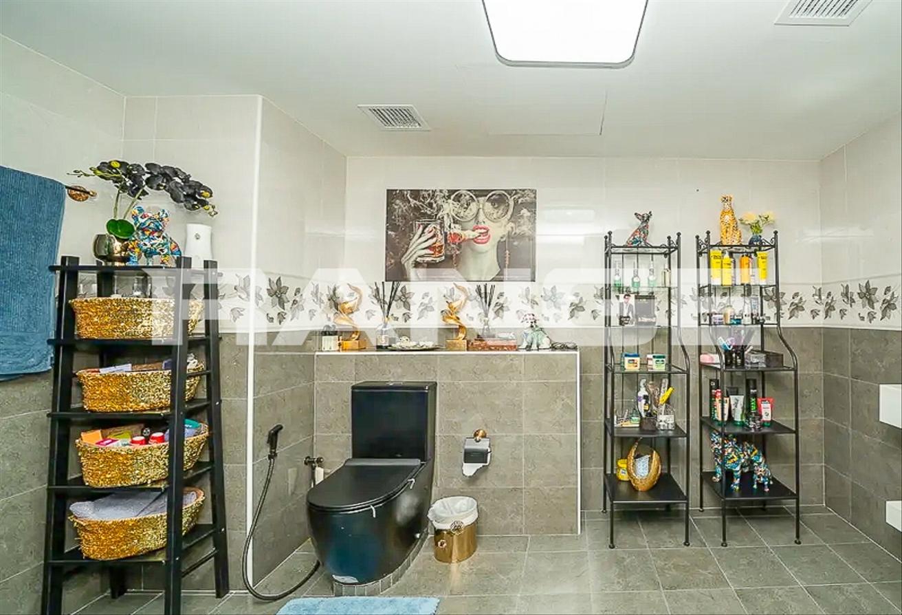 Fully Furnished and Renovated |Full Lake Views photo 12