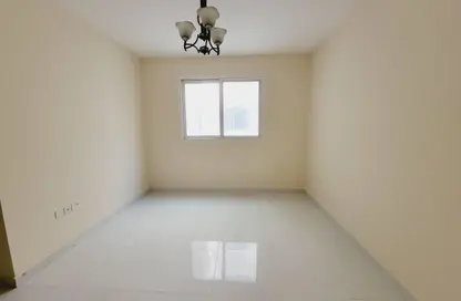 شقة - 2 غرف نوم - 2 حمامات للايجار في مبنى جي جي كو مويلح - تجارية مويلح - الشارقة