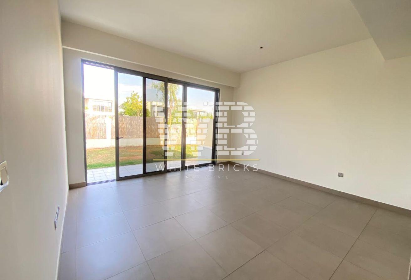 Huge Plot | Near to Pool & Park | Prime Location photo 6