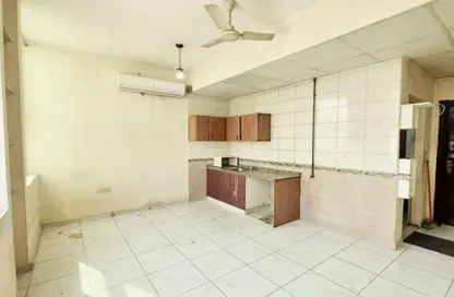 Apartment - 1 Bathroom for rent in Fire Station Road - Muwaileh - Sharjah