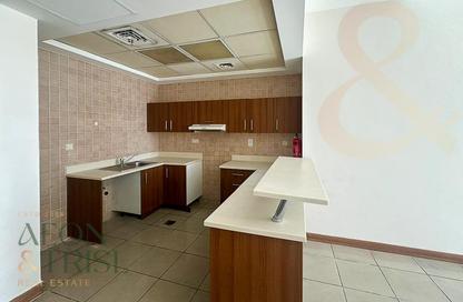 Apartment - 1 Bedroom - 2 Bathrooms for sale in Sulafa Tower - Dubai Marina - Dubai