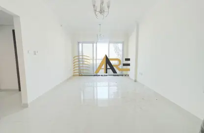 شقة - 2 غرف نوم - 3 حمامات للايجار في سراب 2 - الجادة - الشارقة