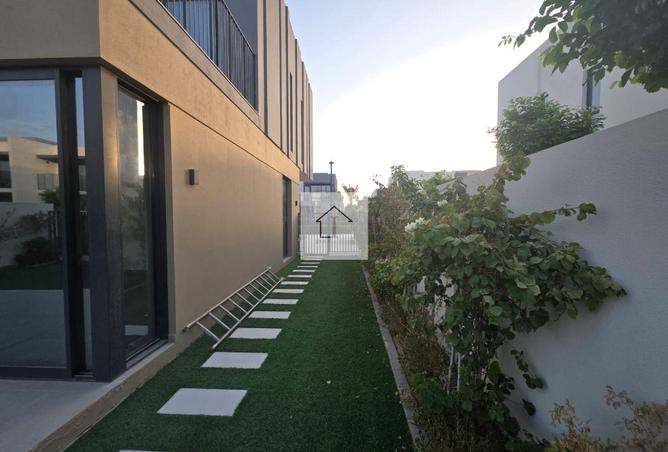 Amazing Price | Spacious Layout | Move In photo 2